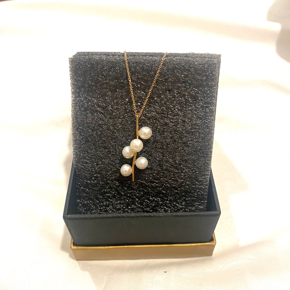 Gorgeous Stacked Gold Pearl Necklace 18K gold